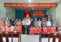 Chi Hội Nam Y Sóc Trăng Tổ Chức Chương Trình “Tết Yêu Thương” Trao Quà Cho Cựu Chiến Binh